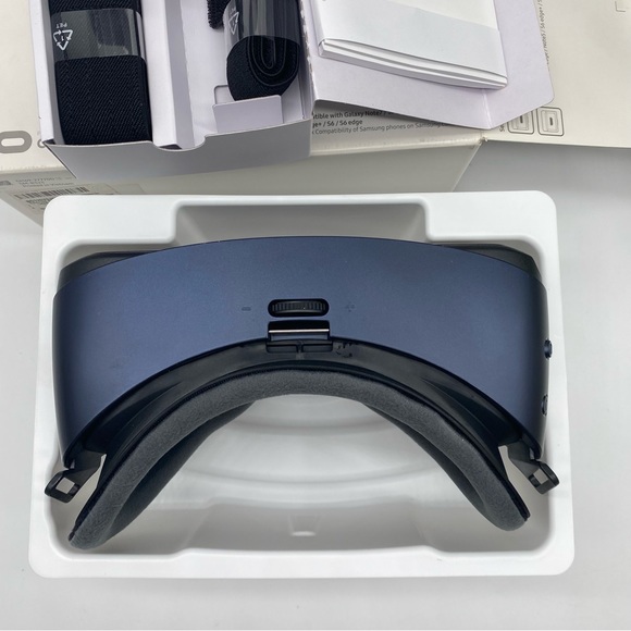 Samsung Gear VR (2016) oculus compatible with- GS7s, Note 5, GS6s discontinued - Picture 7 of 10